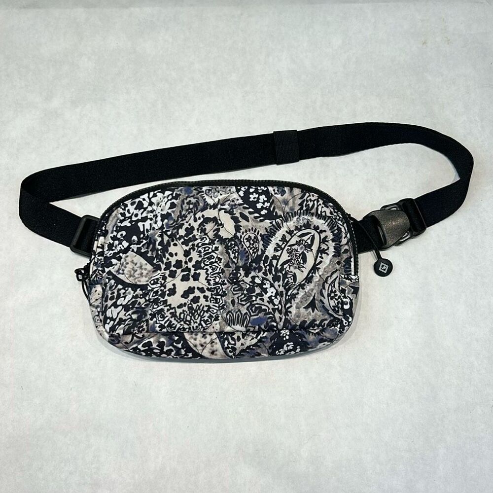 Vera Bradley Featherweight Belt Bag Black White Stratford Paisley Adjustable Bel